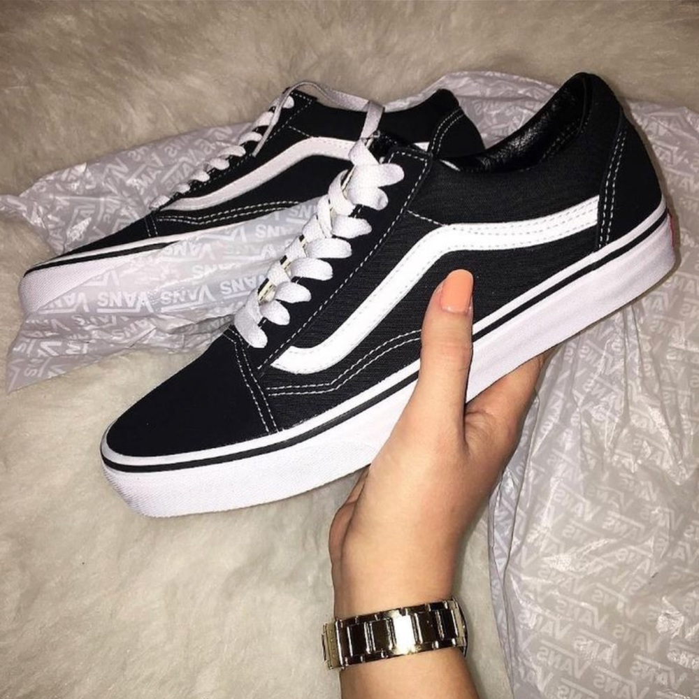 Vans “Old Skool” sneakers.